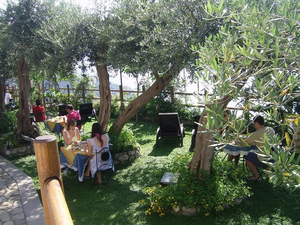 *** Couette-café Bed and Breakfast World Center à Amalfi Italie