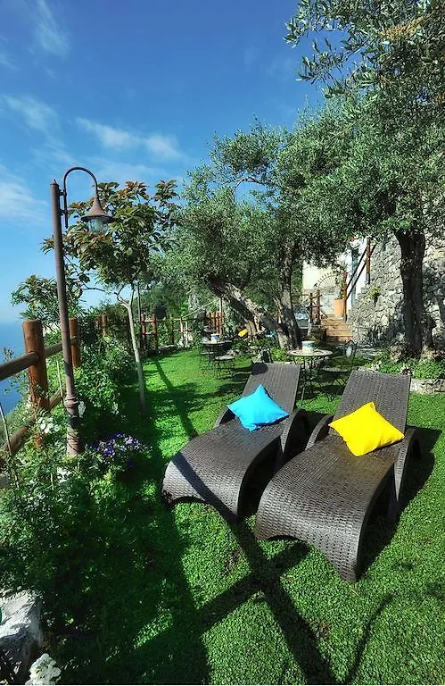 Bed and Breakfast World Center à Amalfi Couette-café