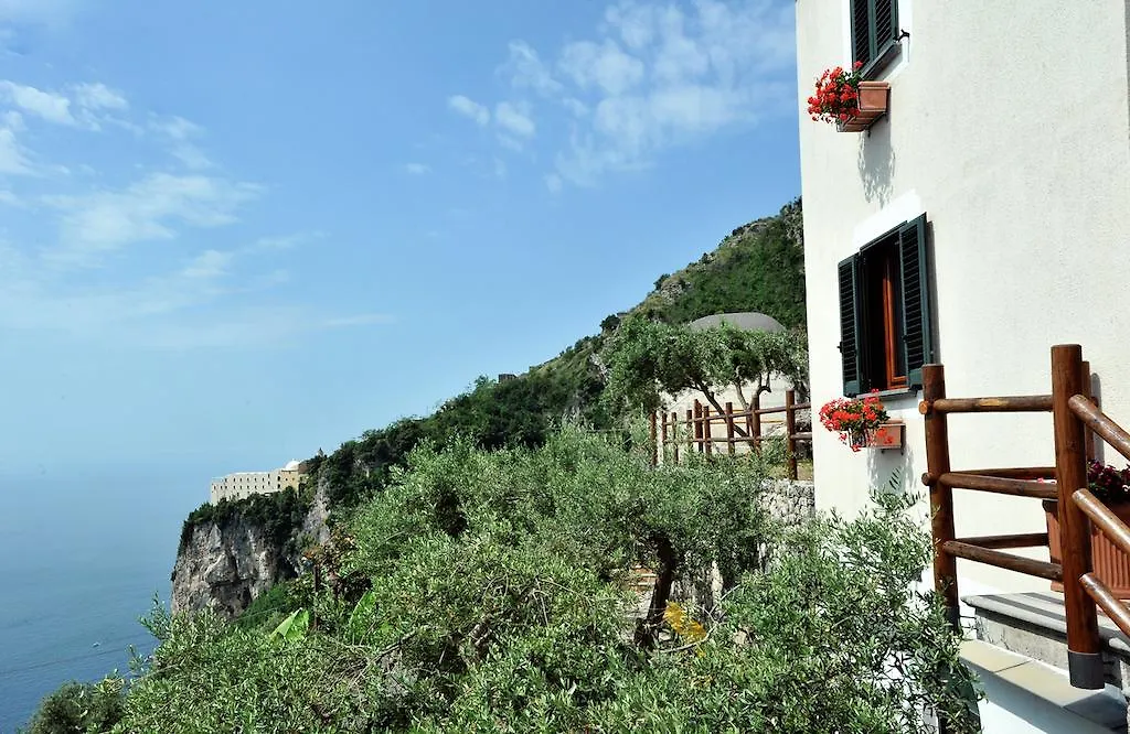 Bed and Breakfast World Center à Amalfi Couette-café
