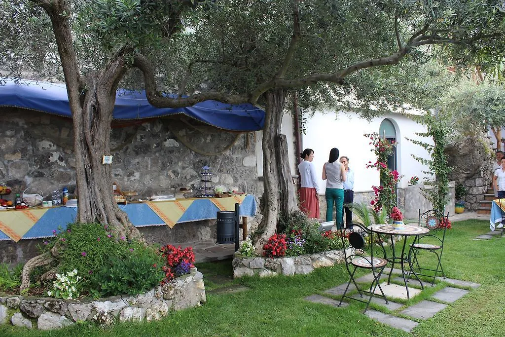 Bed and Breakfast World Center à Amalfi Couette-café
