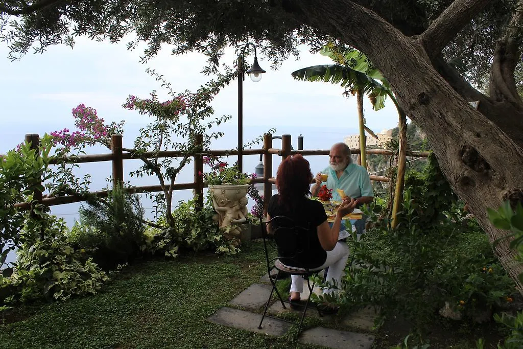 *** Couette-café Bed and Breakfast World Center à Amalfi Italie